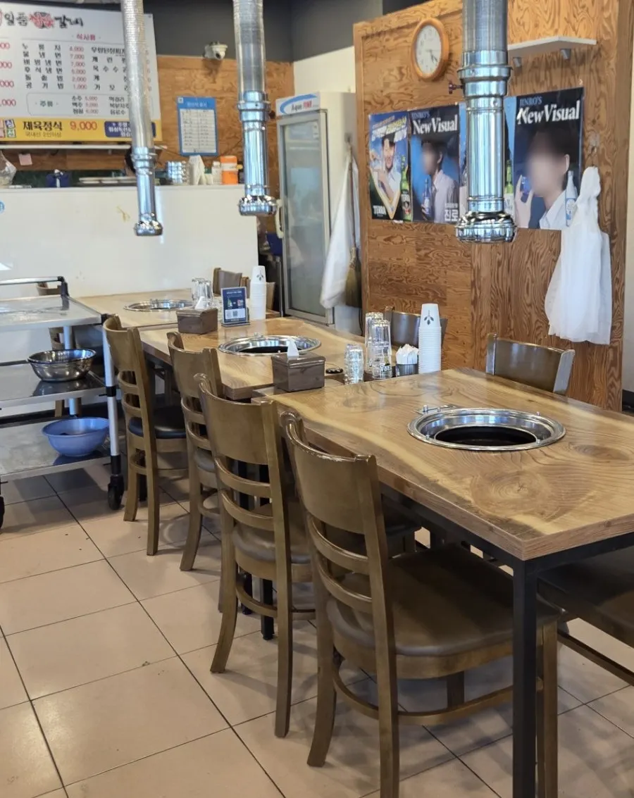 Spacious dining hall interior at Ilpum Chamsut Galbi