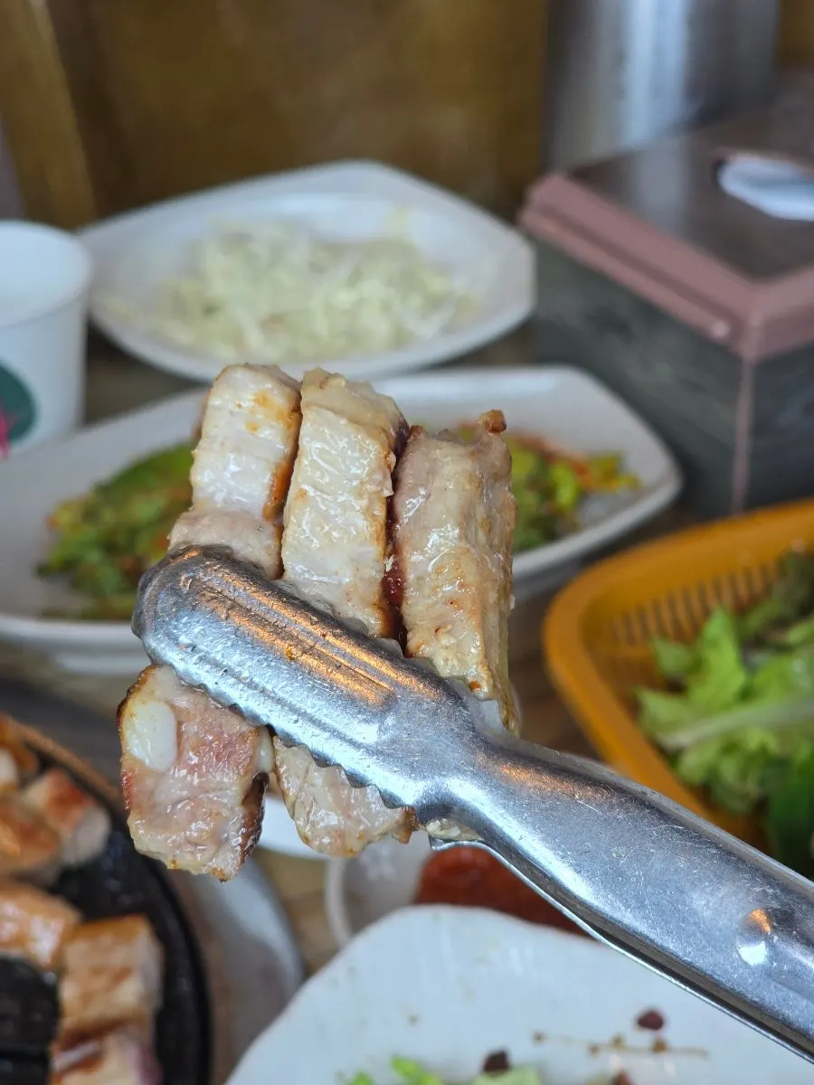 The table at Ilpum Chamsut Galbi after finishing the meal