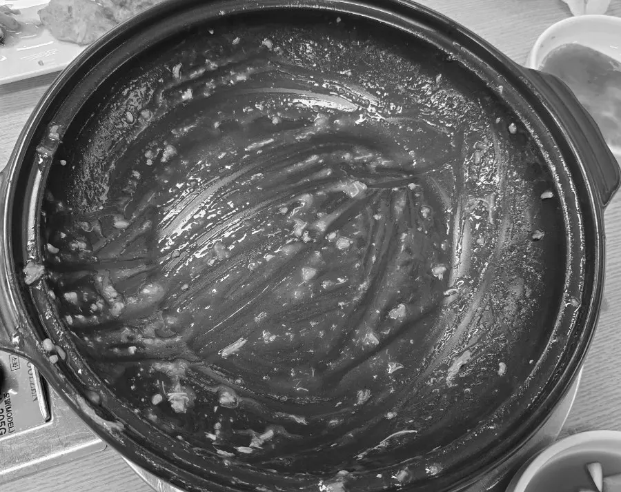 Baeksuk pot emptied down to the last drop of broth