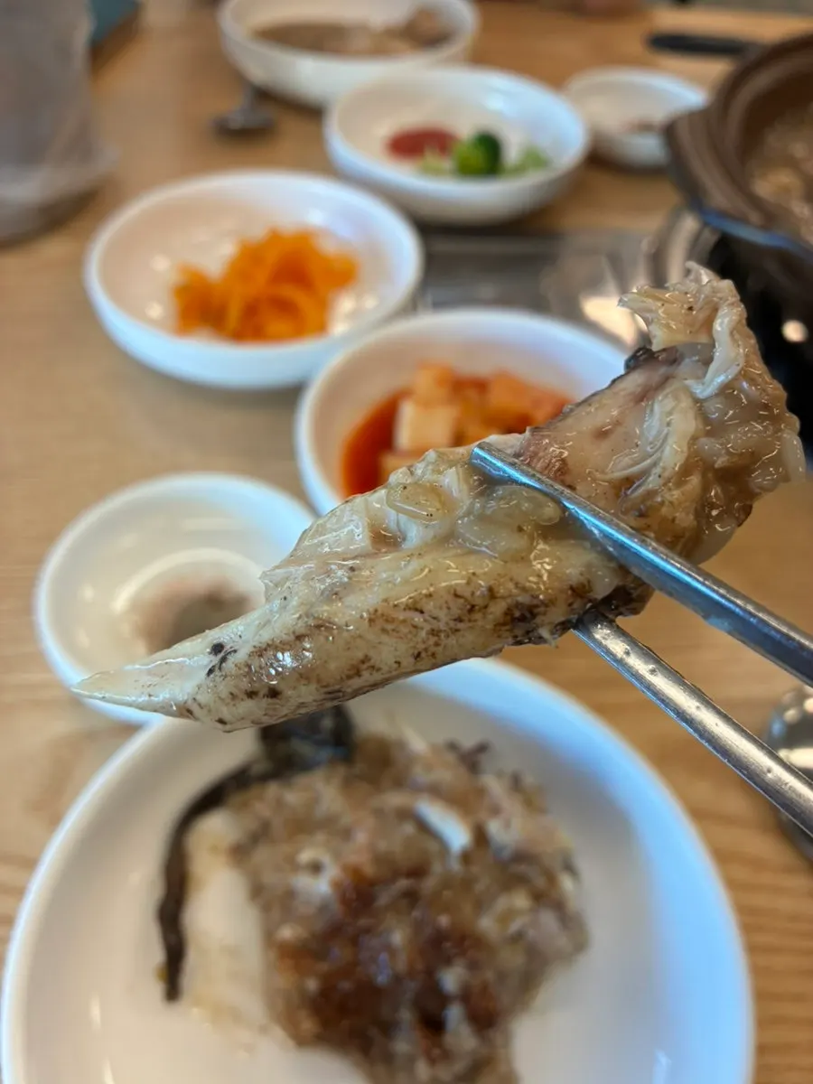 Neungi nurungji dak baeksuk with meat falling off the bone