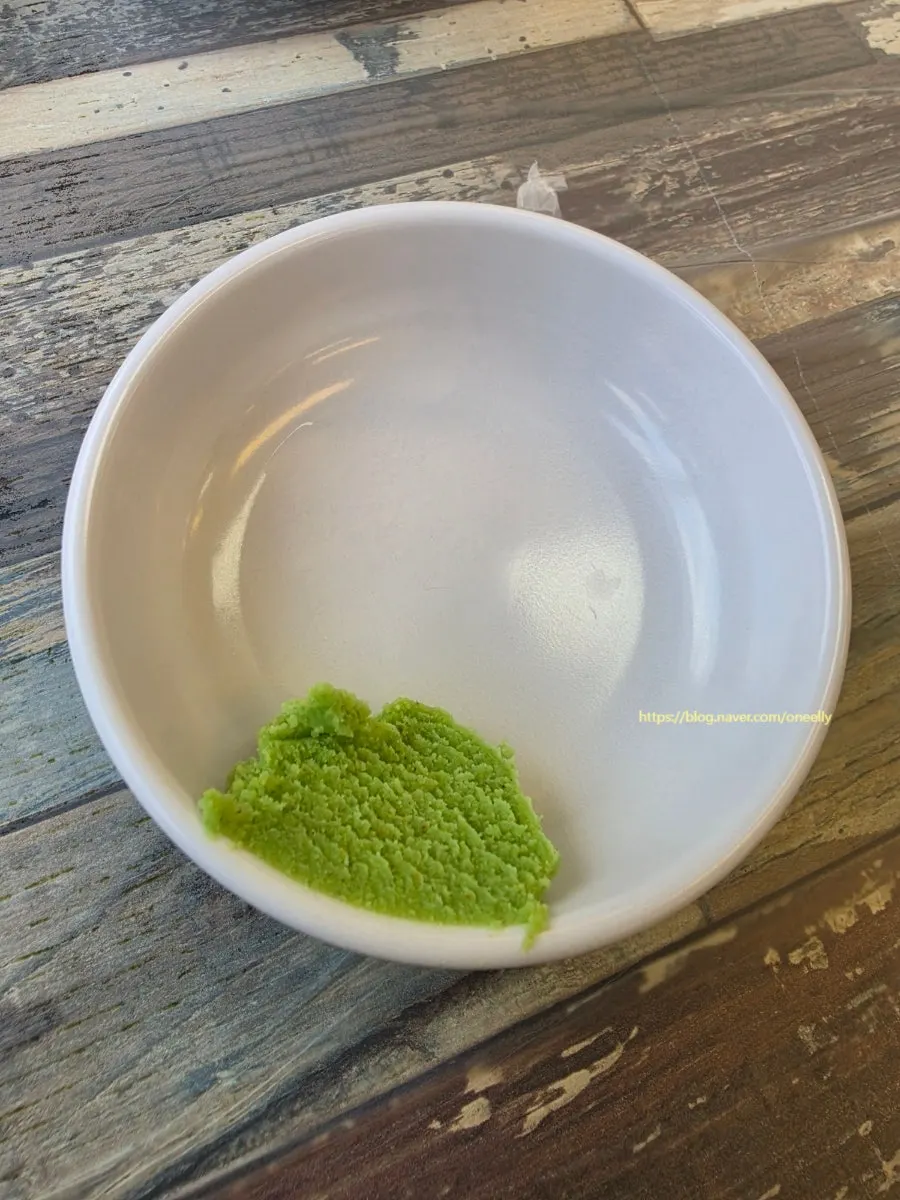 摆满桌的基本小菜一桌