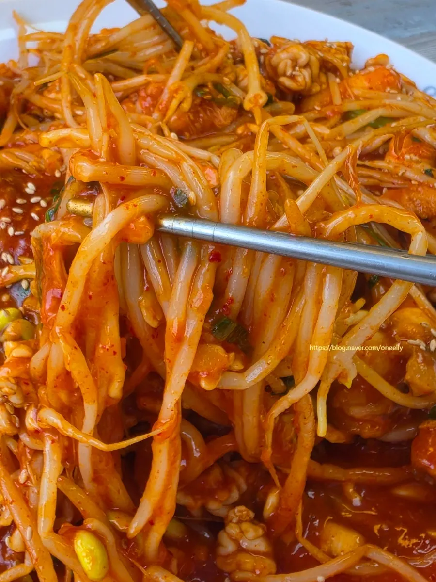 配着热米饭一起吃的无骨安康鱼炖菜