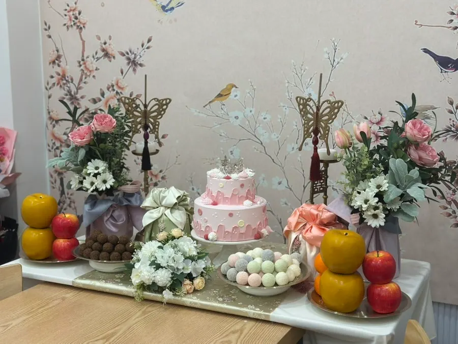 Information about the premium birthday-table service