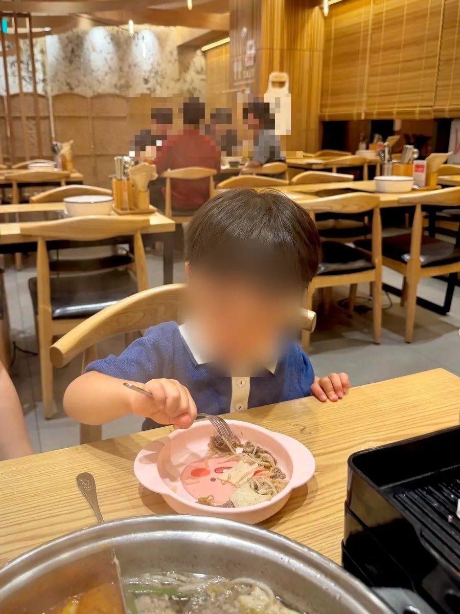 半分鍋のしゃぶしゃぶ食事
