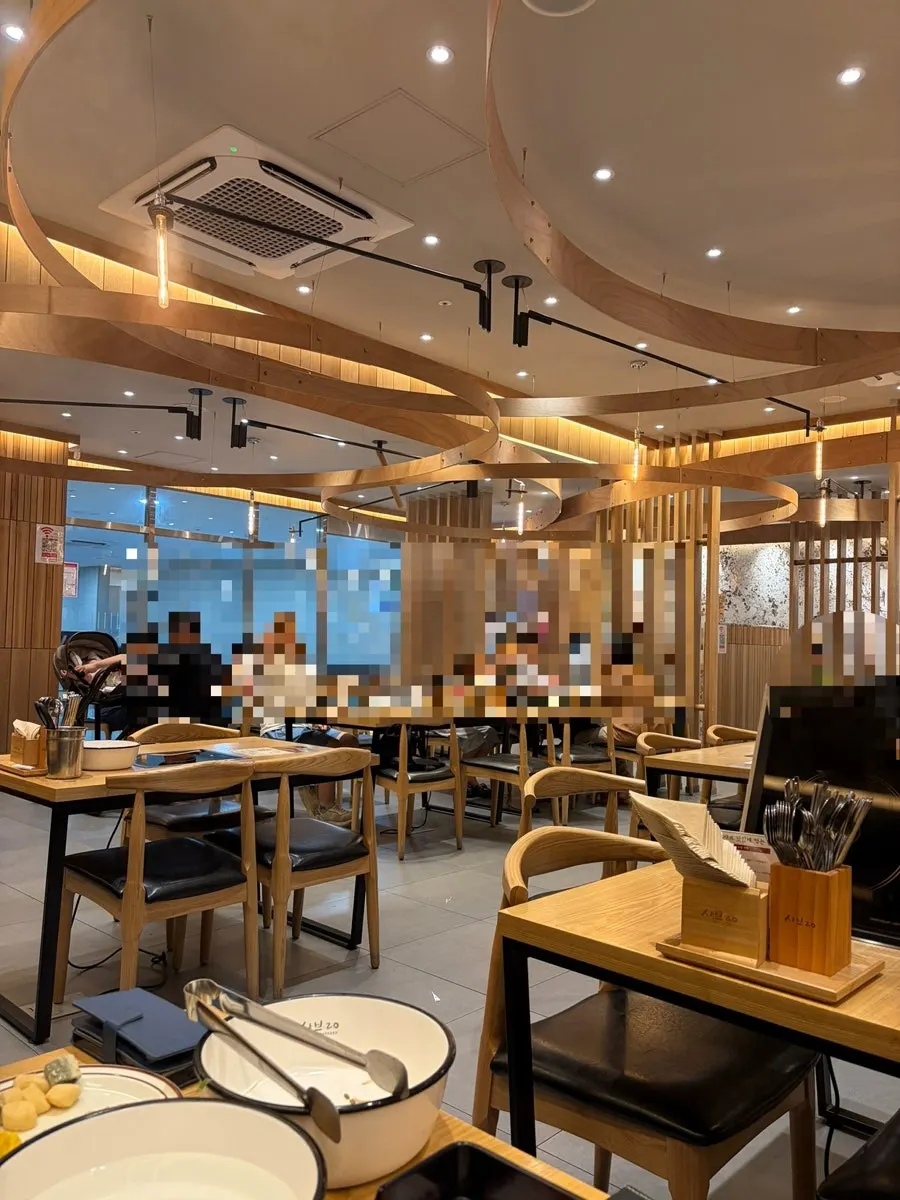 Spacious interior of Shabu20 Asan Onyang