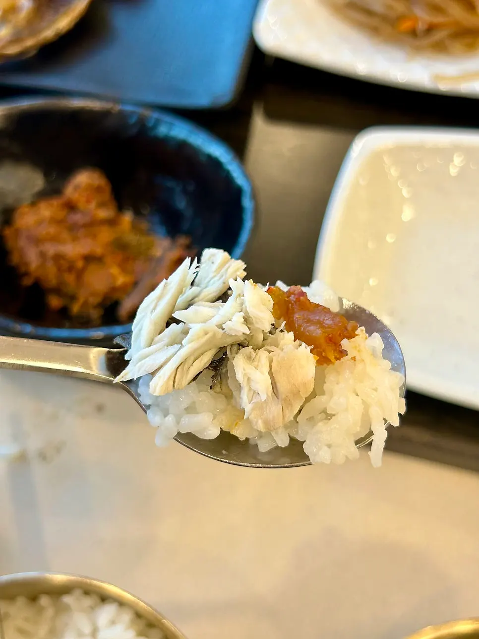 Thick Spanish mackerel flesh and leafy wraps