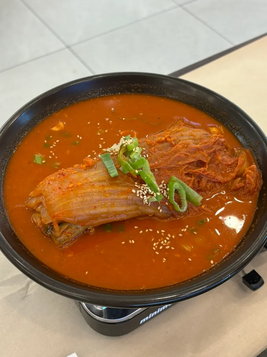 속살을 갈라본 고등어구이