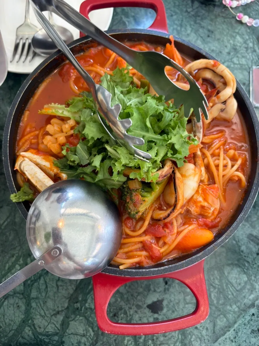 매콤한 해산물 토마토 빠쉐 파스타