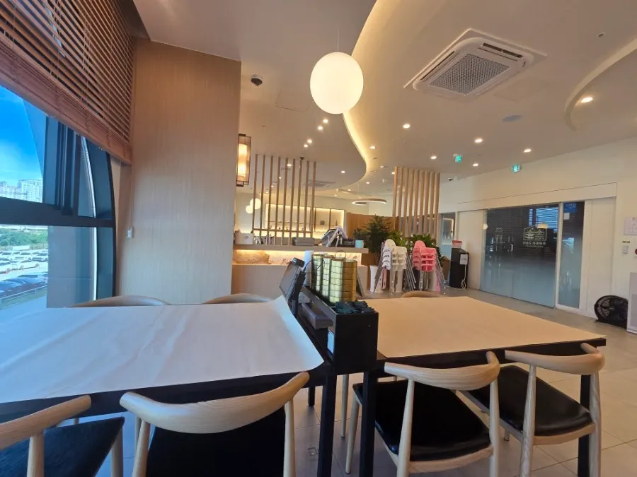 Busan-e Tteun Godeungeo Asan Tangjeong Branch storefront