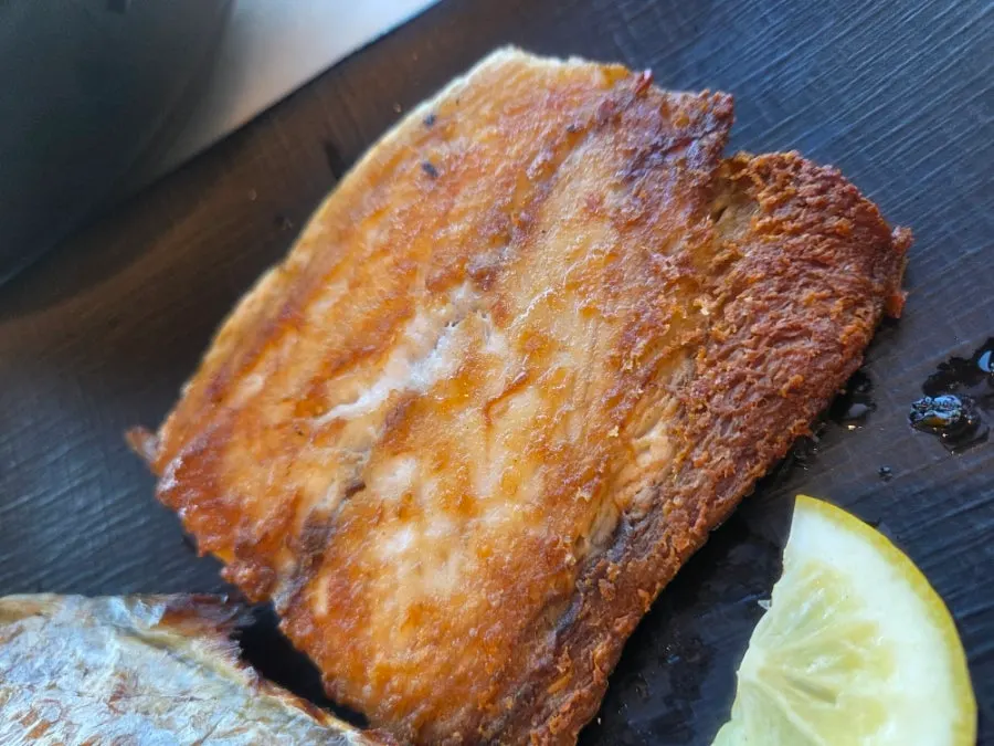 Grilled fish meal with the Korean self-service bar