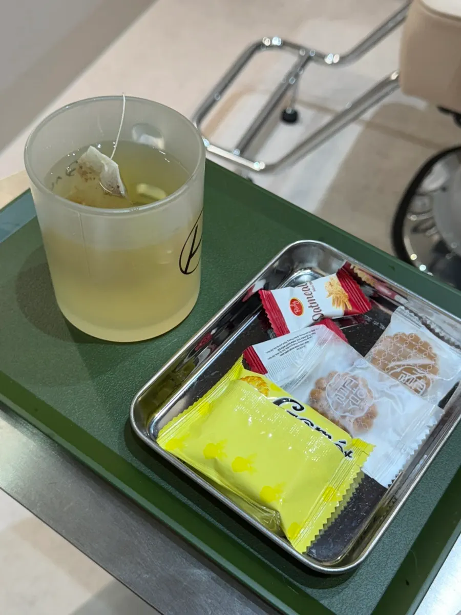 Tea and light snacks served during the treatment