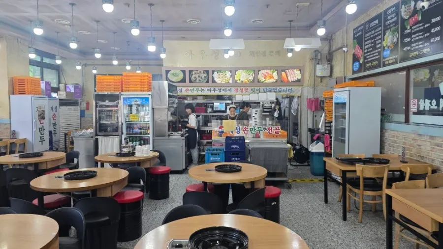 Hotpot burner installed at each table