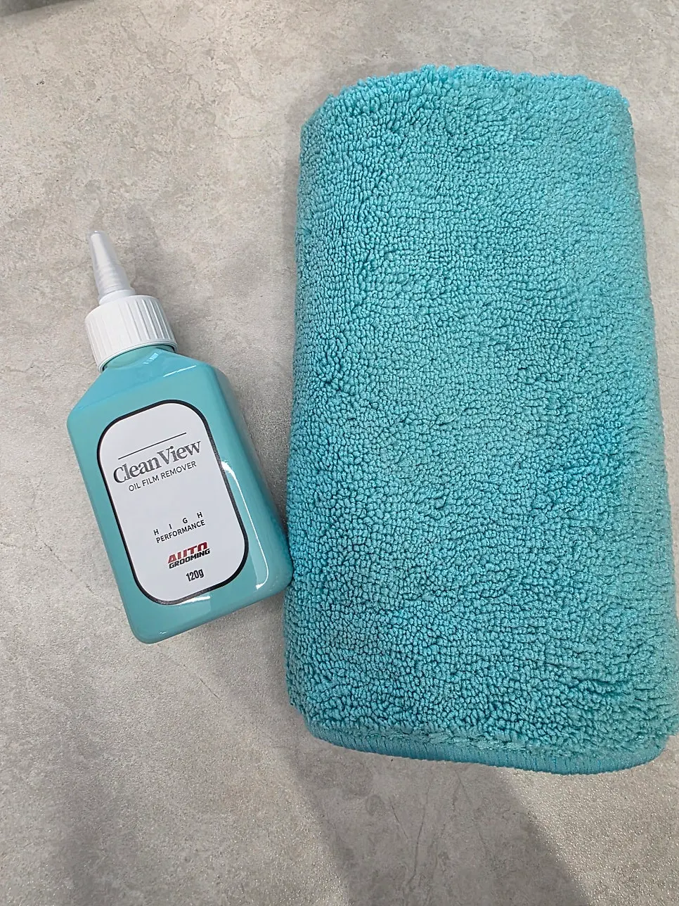 AutoGrooming CleanView oil-film remover