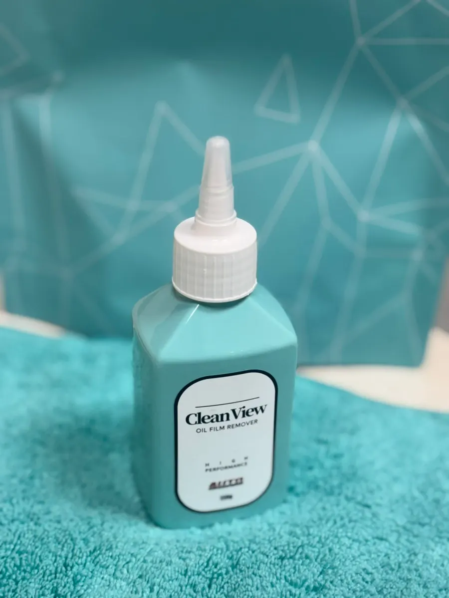 CLEAN VIEW film remover and dedicated towel set
