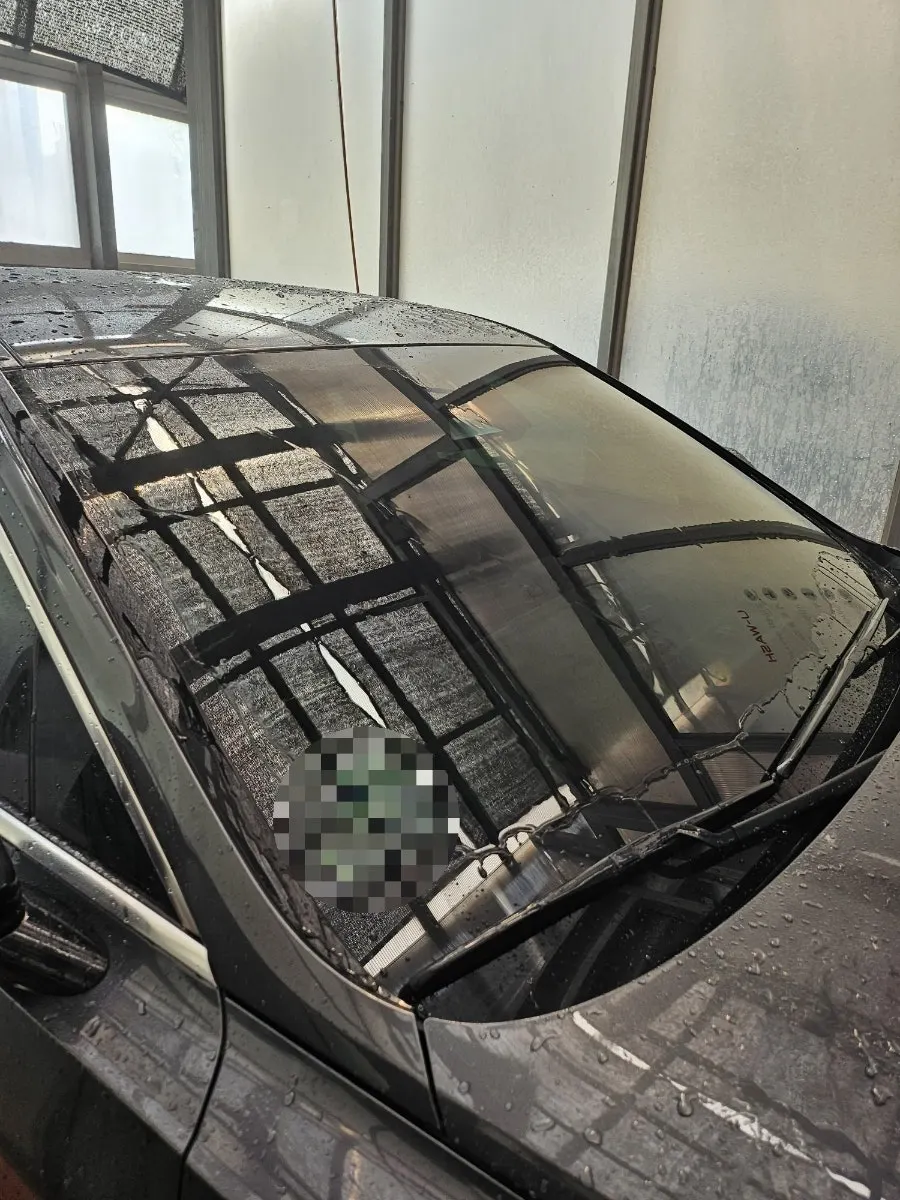 Car glass after completing oil film removal