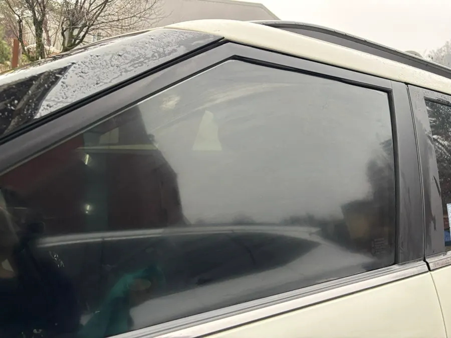 CLEAN VIEW product used for car glass film removal