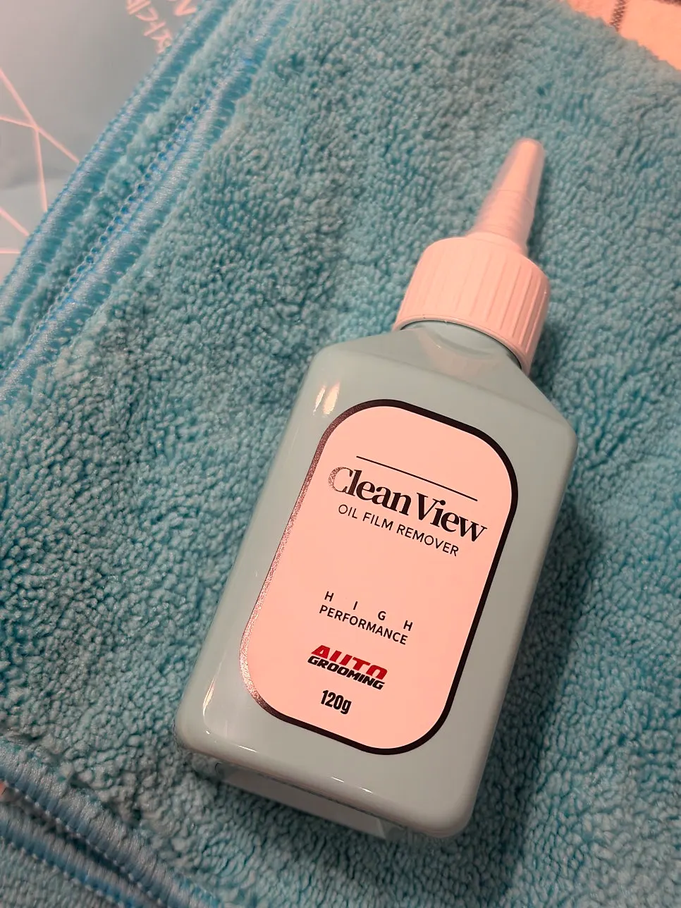 Towel introduced with Clean View oil-film remover
