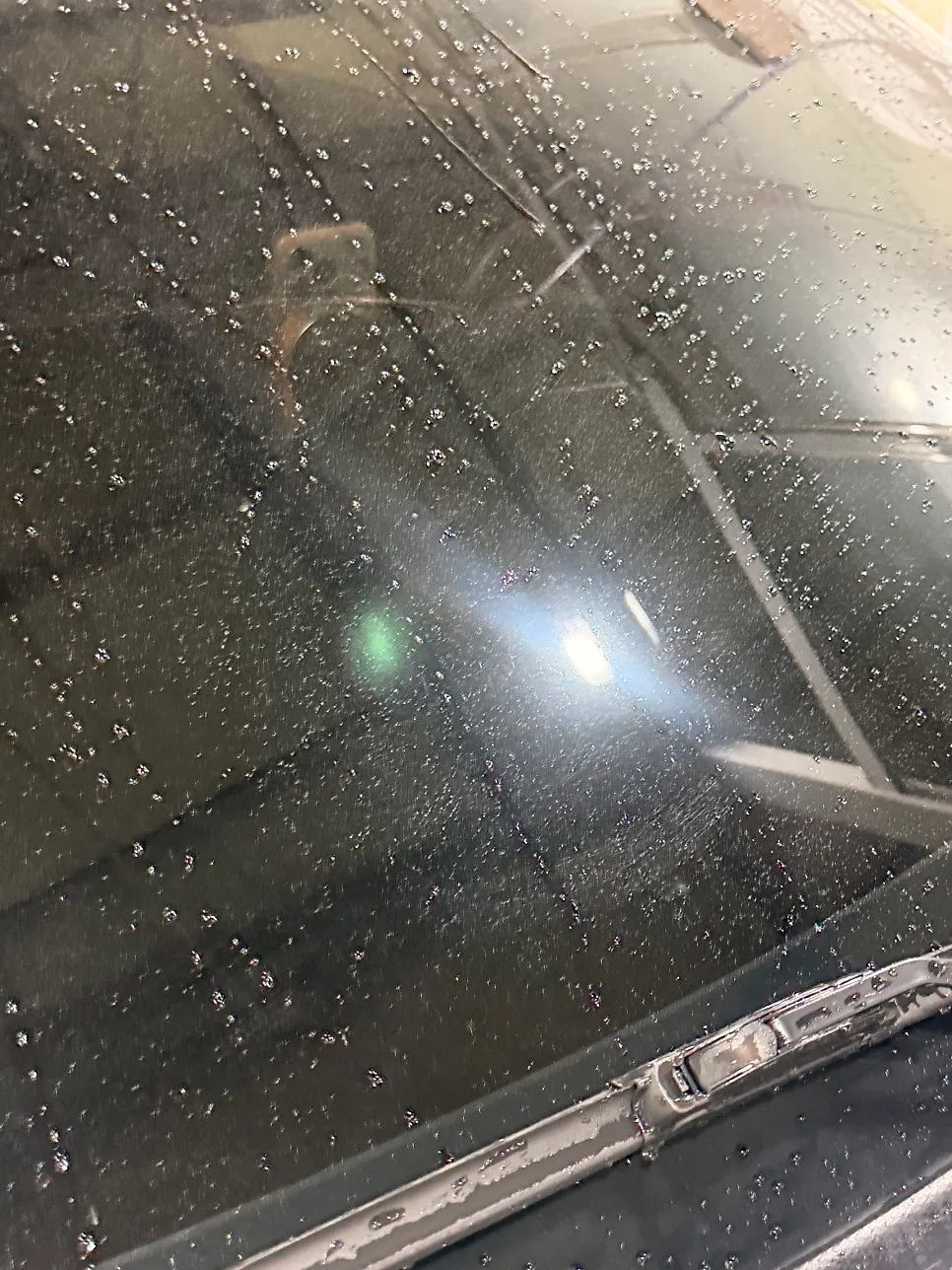Caring for car glass with Clean View oil-film remover