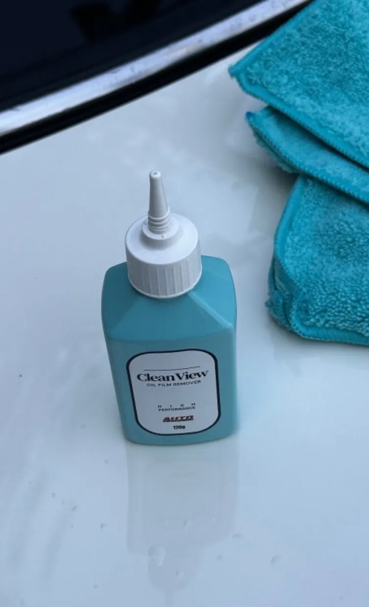 Car glass care using Clean View oil film remover