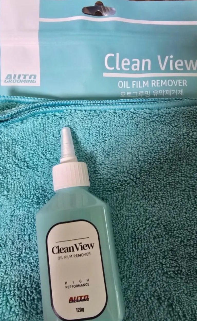 Car glass care using Clean View oil film remover