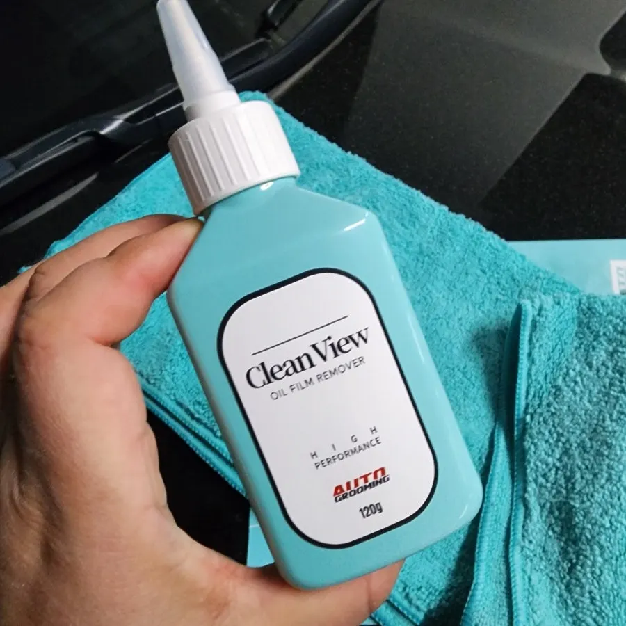 Clean View oil-film remover and its dedicated towel