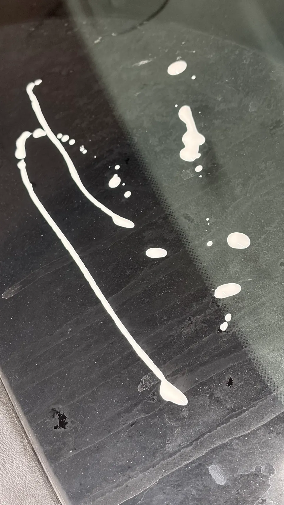 Condition of the front windshield before oil-film removal