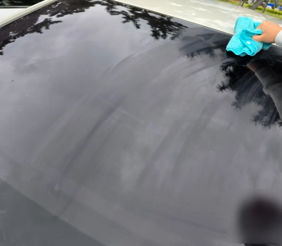 Self-care for oil film on car glass