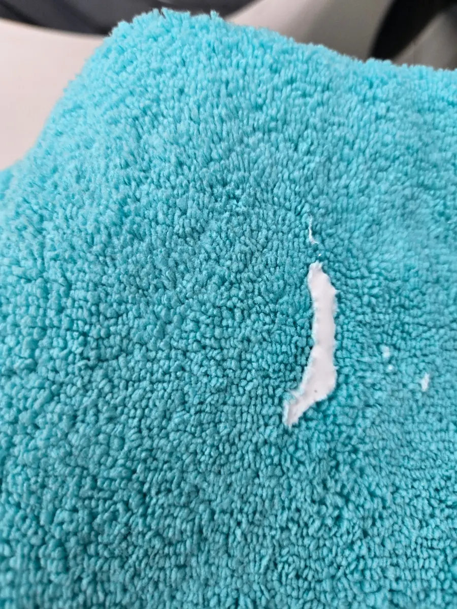 Car-glass care process using the included towel and oil-film remover
