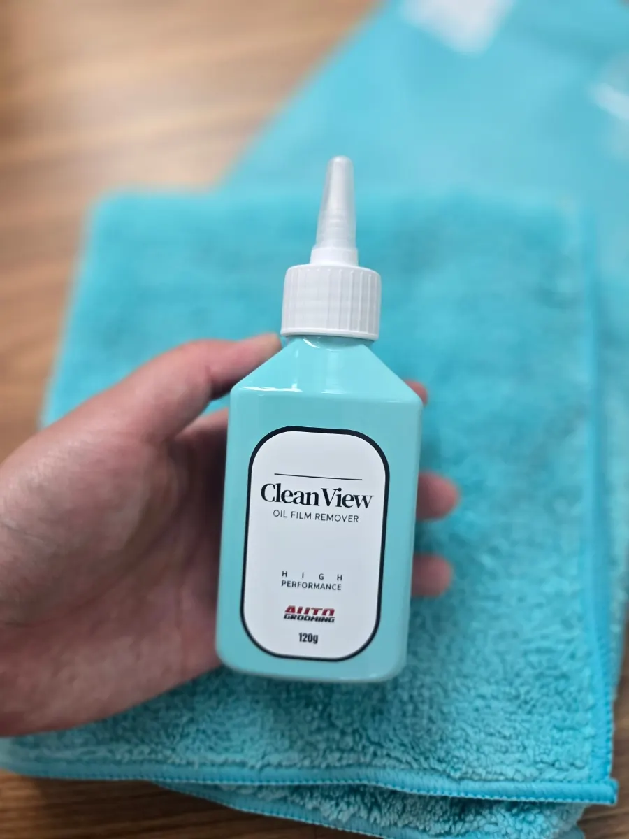 Clean View oil-film remover used for car-glass care