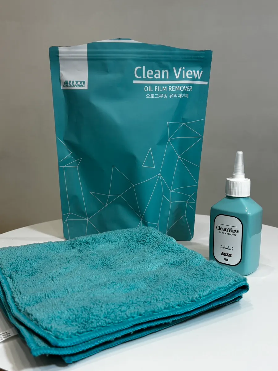 Dedicated towel included with Clean View oil-film remover