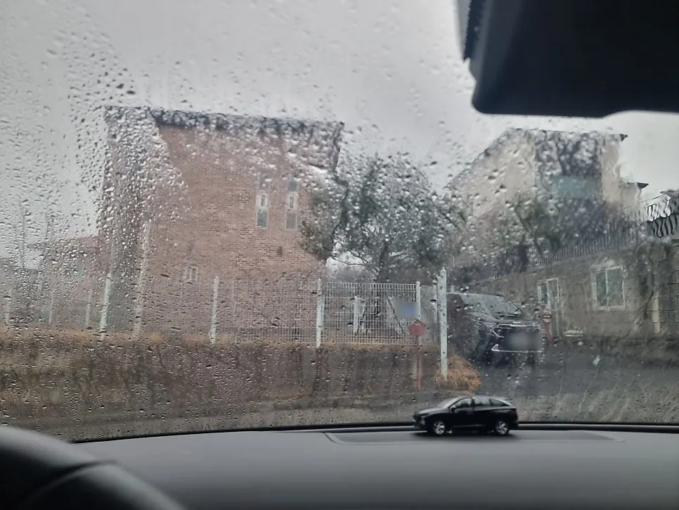 Car glass that was difficult to clean with a regular car wash