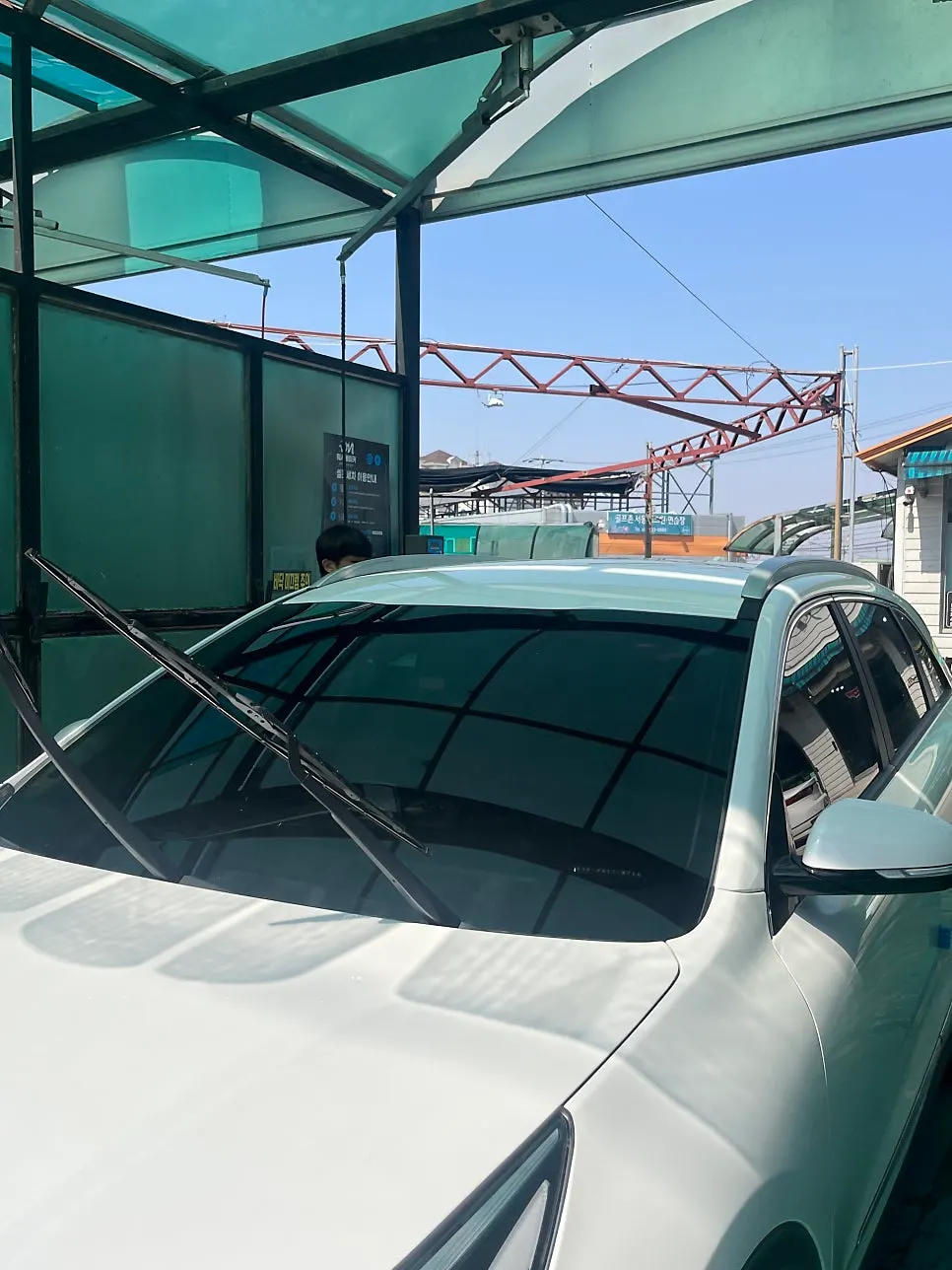Using Clean View on a car windshield