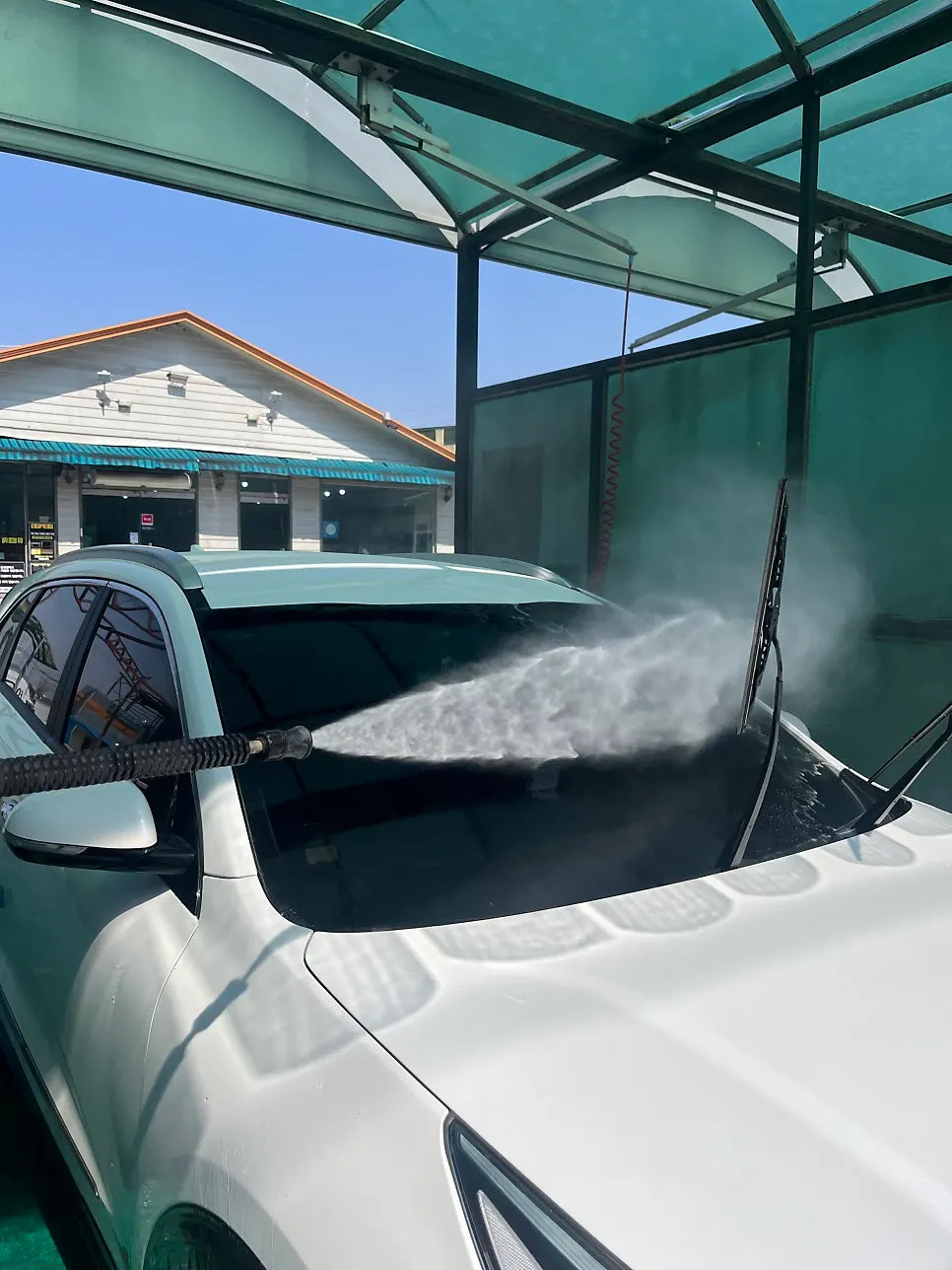 Car windshield oil film removal process
