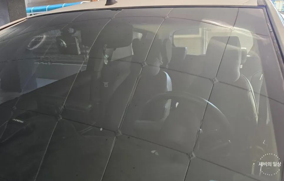 Before-and-after comparison of car windshield oil-film removal