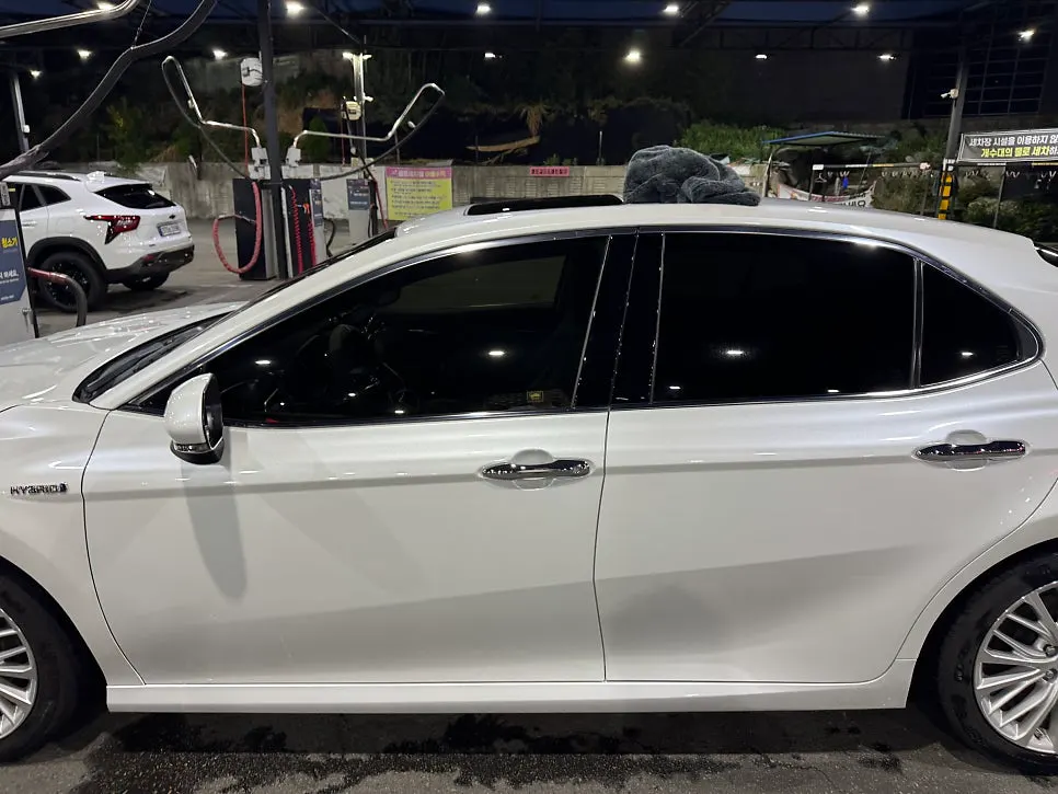 Vehicle with bugs and grime cleared away after the full wash