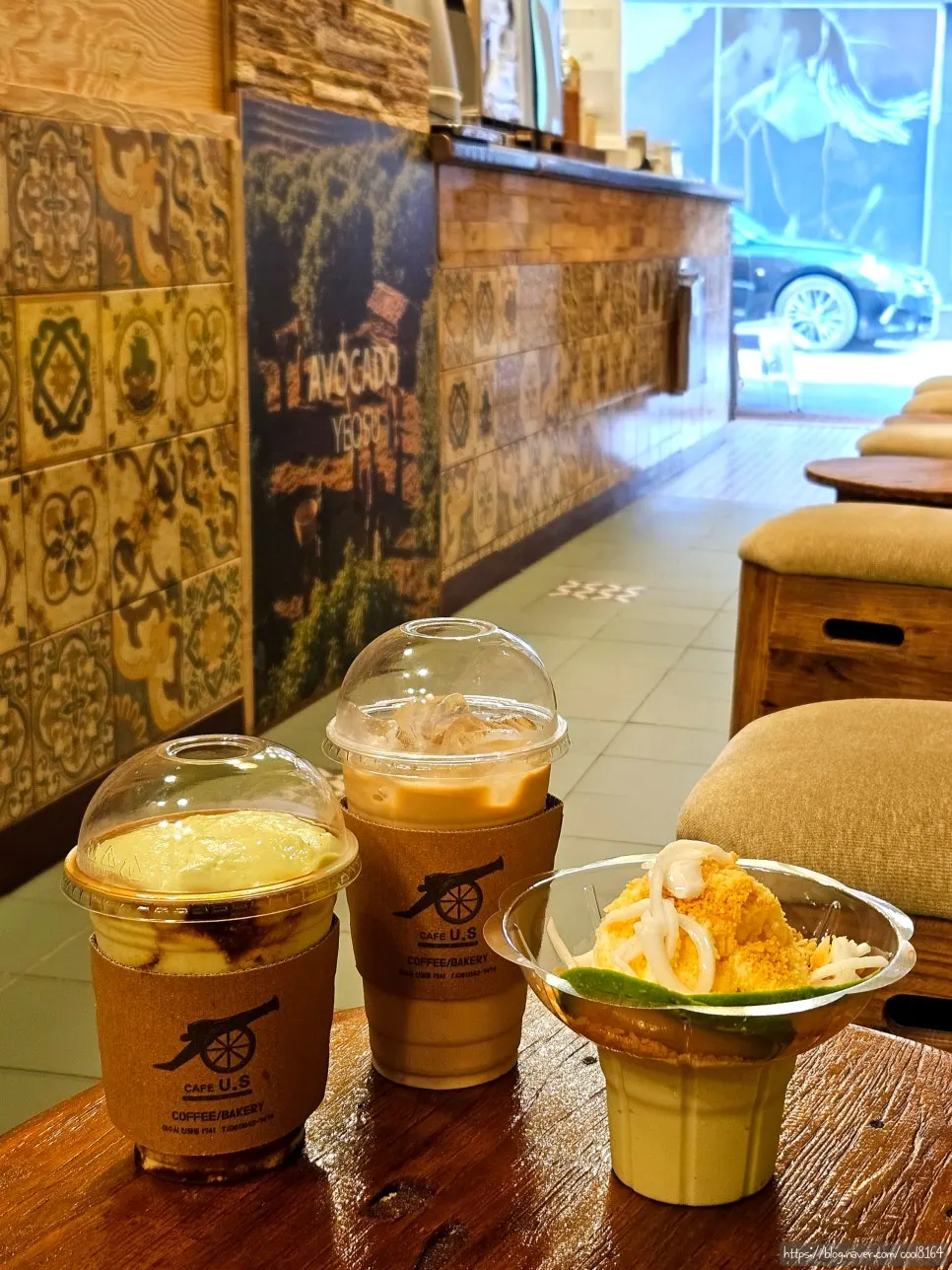 Drinks from Avocado Yeosu placed on the table
