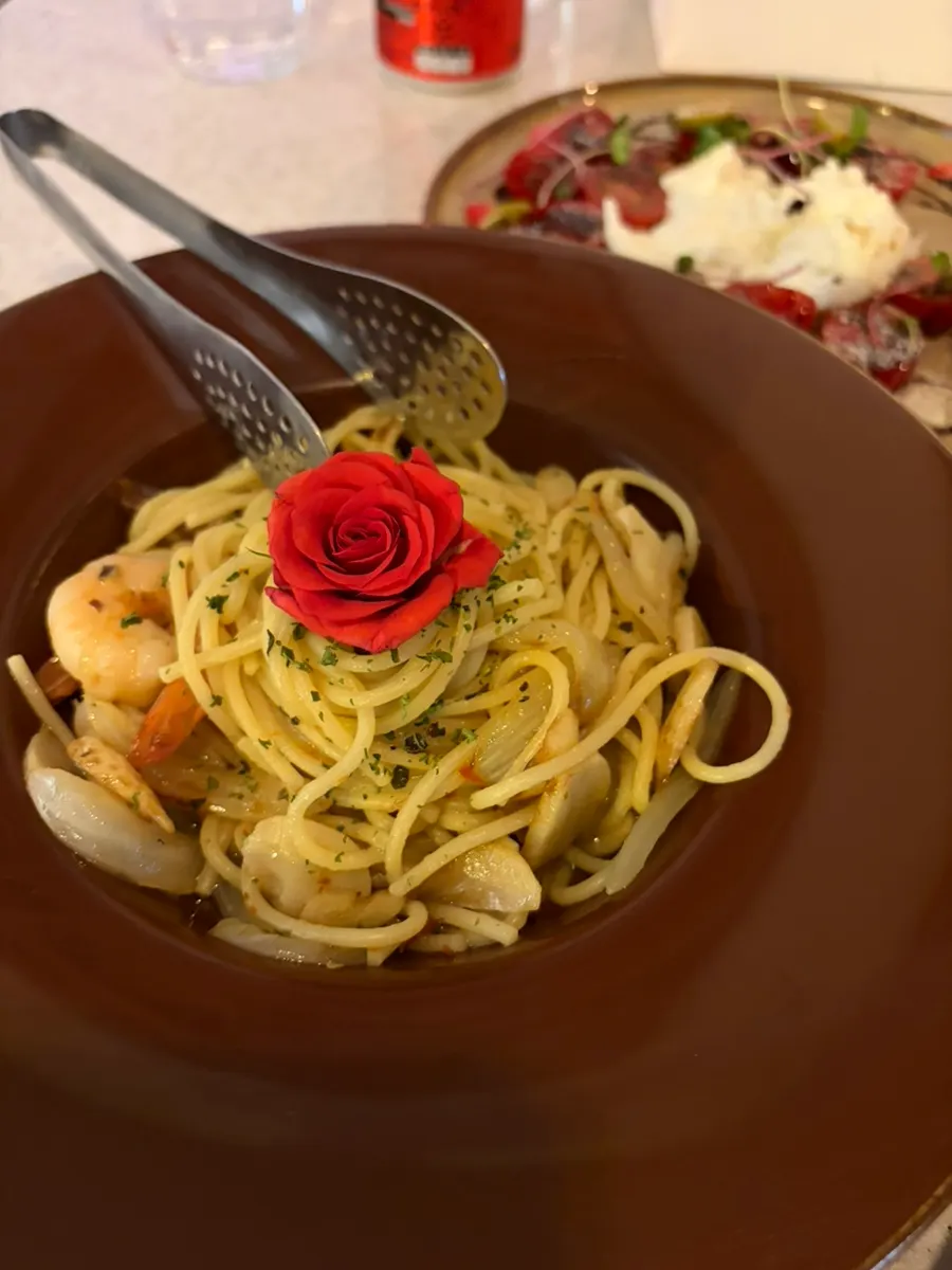 Oil pasta with cocktail shrimp and sliced garlic