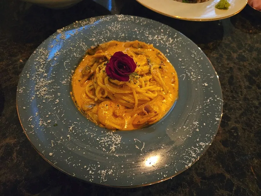 A plate of refreshing grapefruit sauce salad