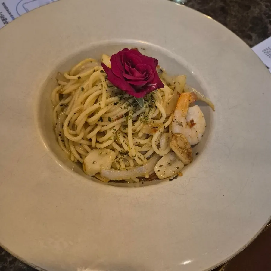 Close-up shot of the Awesome Rose meal