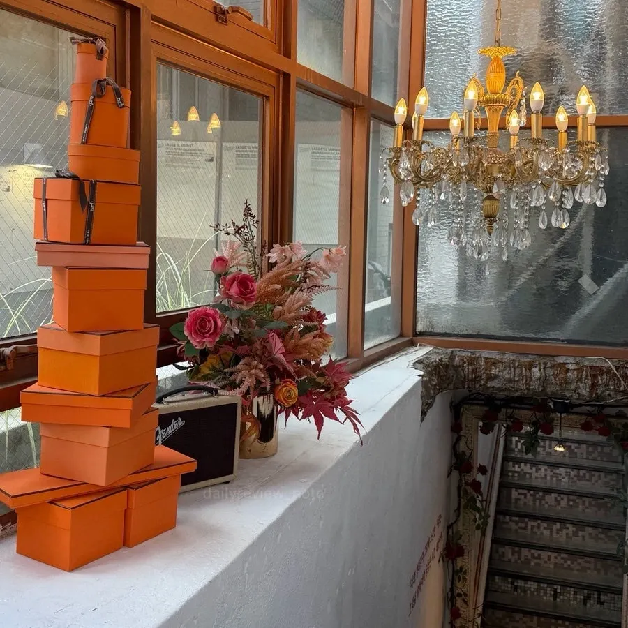 Rose-decorated entrance leading down to the basement