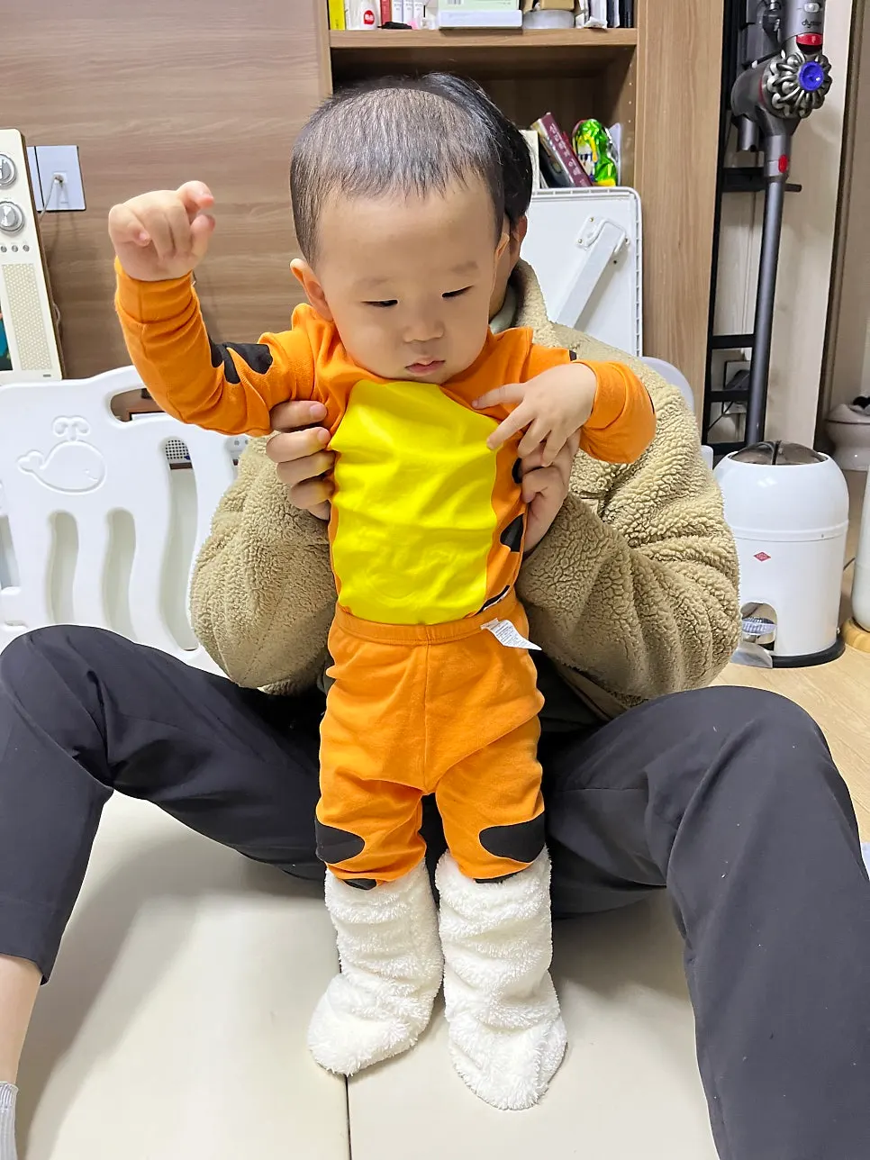 Baby foot warmers that look like UGG boots
