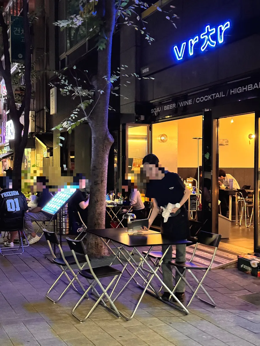 바차 정자점 바깥쪽 야장 테이블