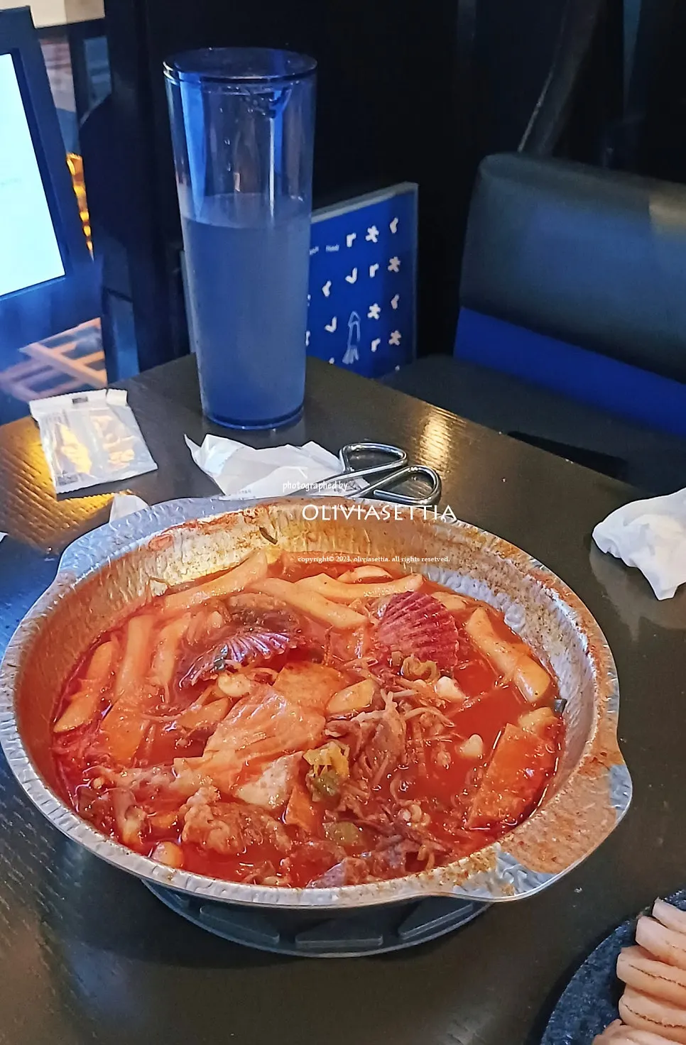 차돌박이와 조개가 푸짐한 해물떡찜 토핑