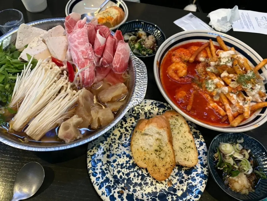 바차 판교점 차돌스지전골과 칠리새우 마무리 컷