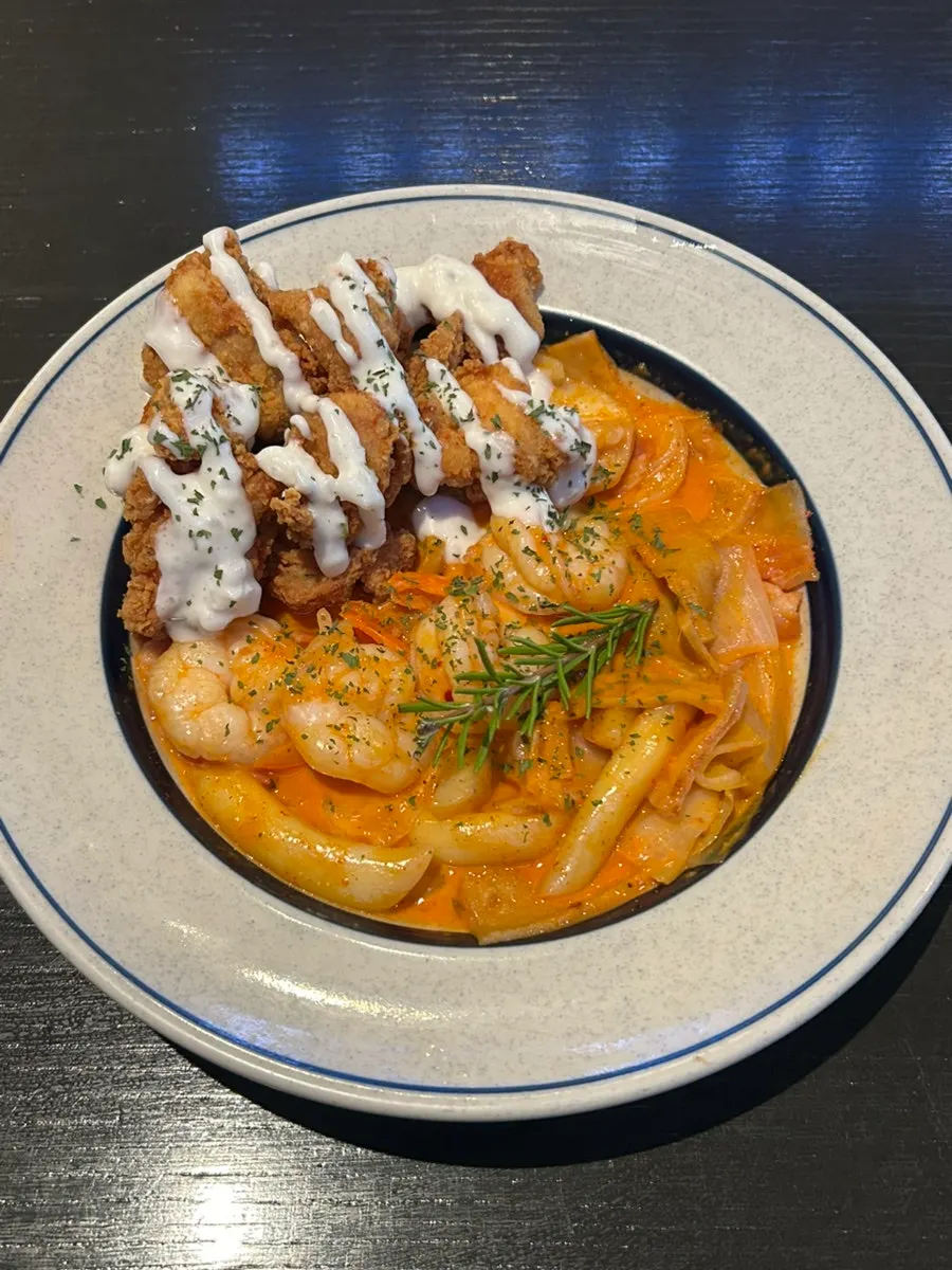 로제소스에 나온 로치새우 한 그릇