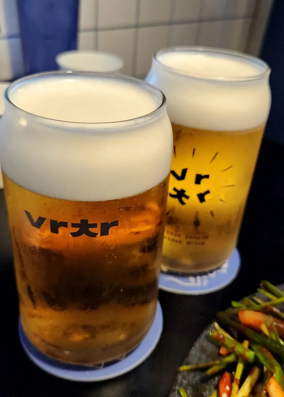 크림생맥주와 함께 차려진 상