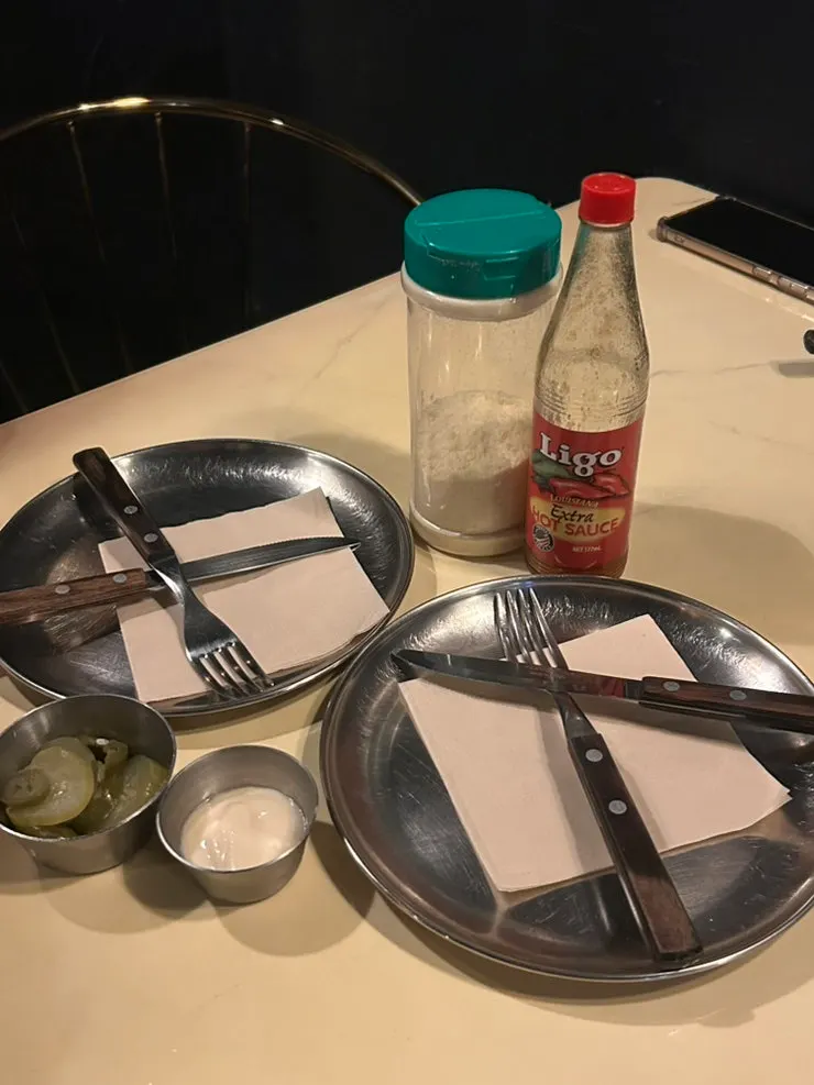 Basic table setting at Backstreet Pizza