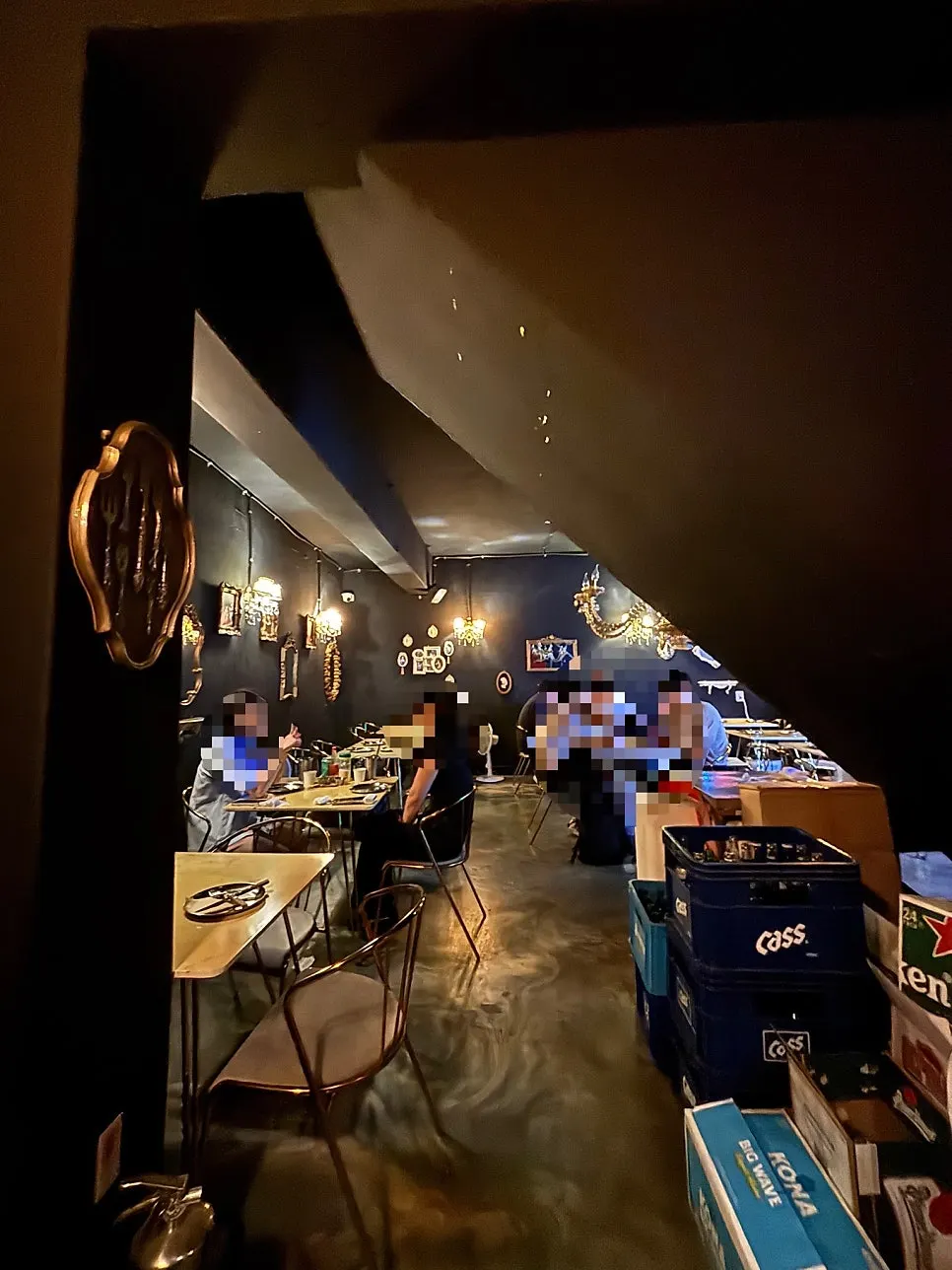 식사 마무리 무렵의 테이블