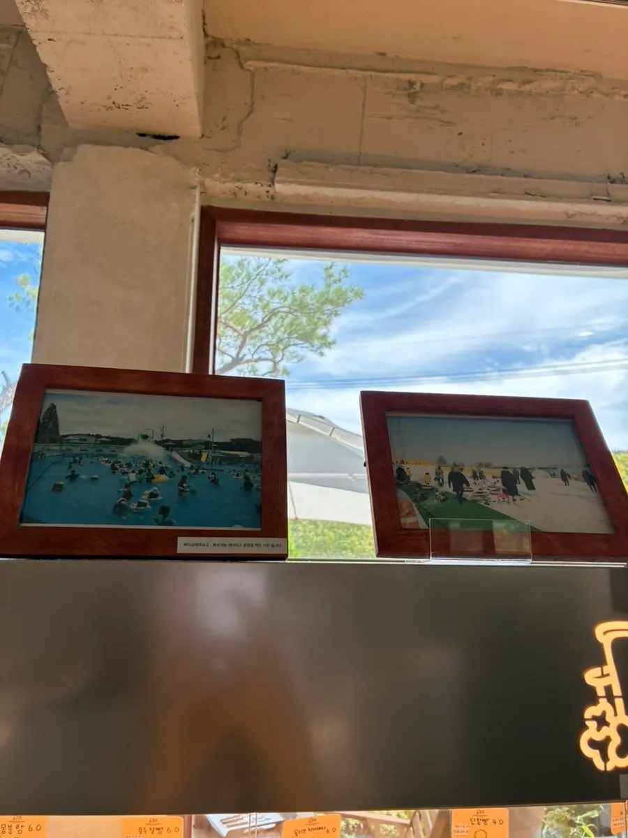 Interior decor and information photos