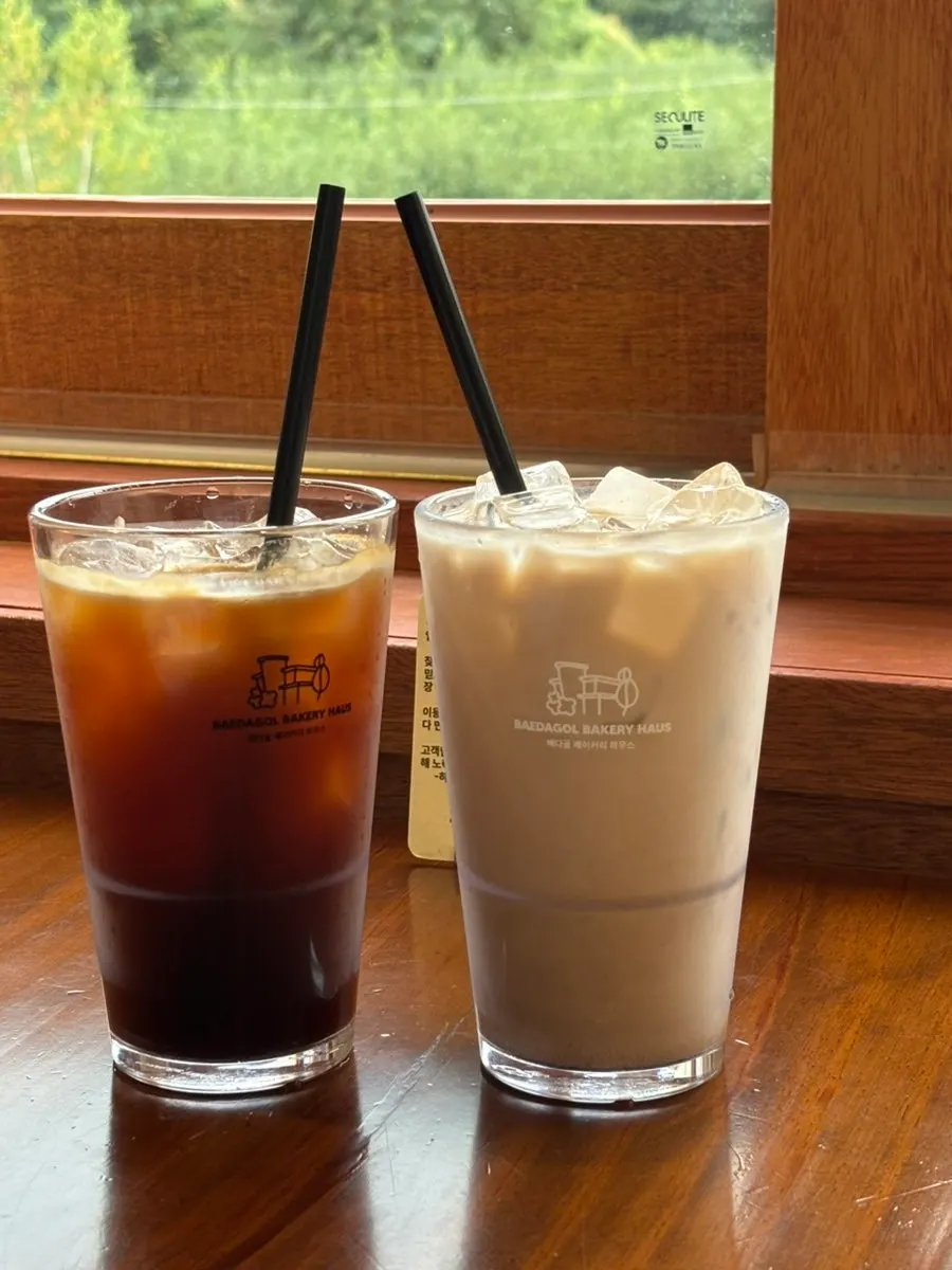 빵과 함께 마신 아이스 아메리카노